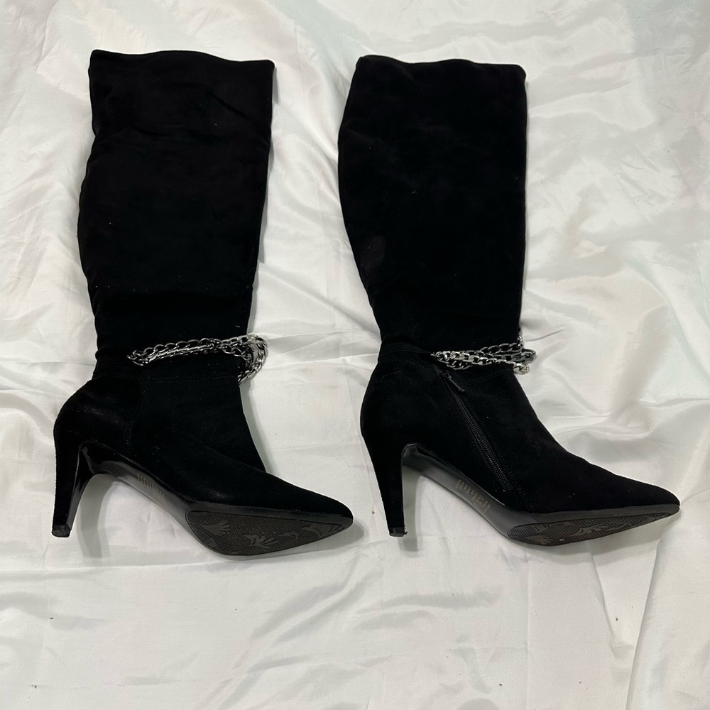 Velvet heart chained black boots size 9.5